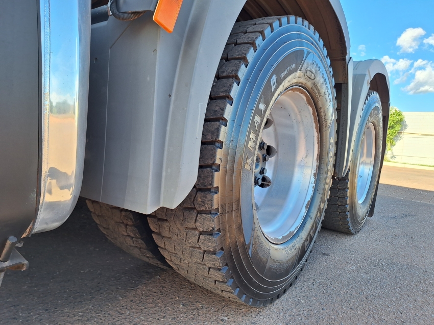 mercedes-benz actros 2651s megaspace