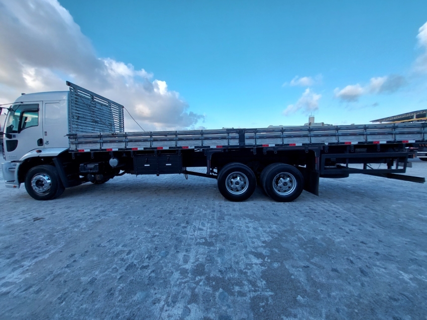 caminhao ford cargo 2429 290 6x2 trucado