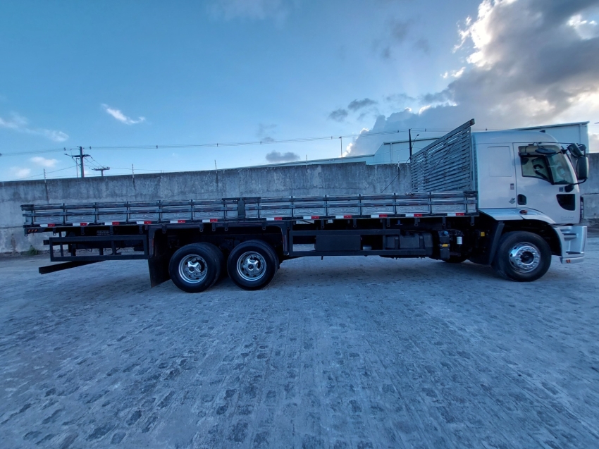 caminhao ford cargo 2429 290 6x2 trucado