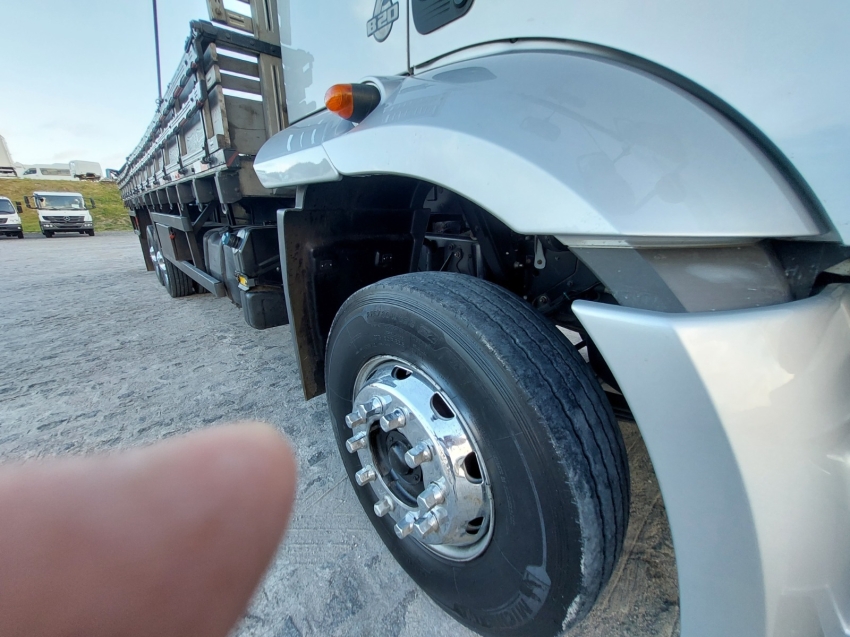 caminhao ford cargo 2429 290 6x2 trucado