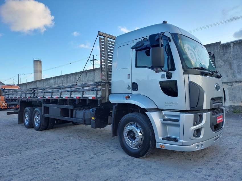 caminhao ford cargo 2429 290 6x2 trucado