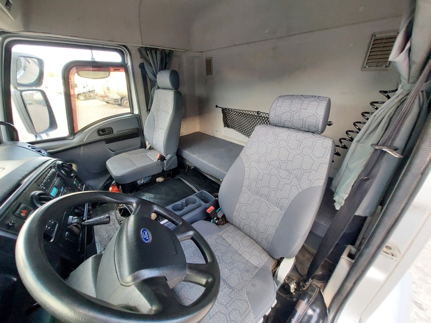 caminhao ford cargo 2429 290 6x2 trucado