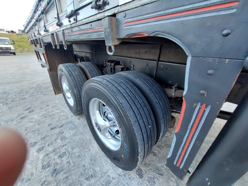 caminhao ford cargo 2429 290 6x2 trucado