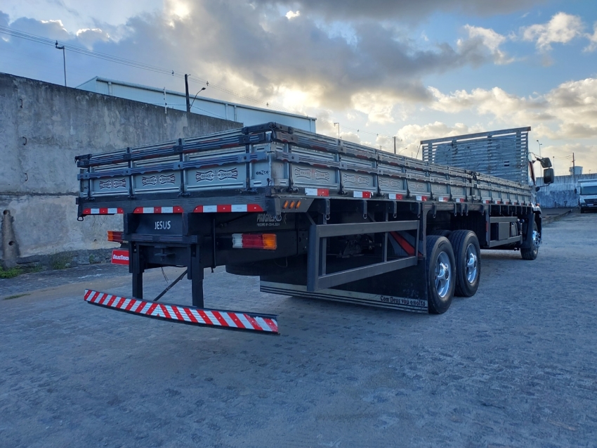 caminhao ford cargo 2429 290 6x2 trucado