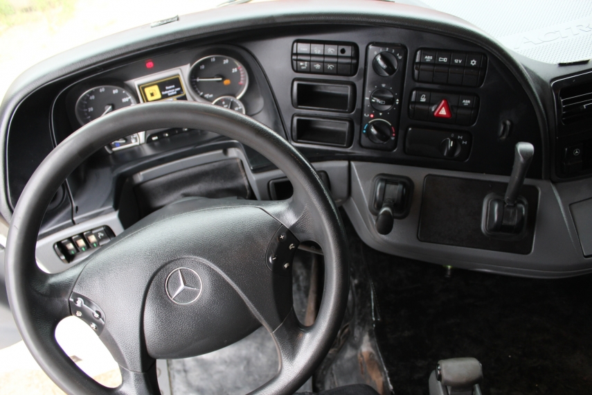 mercedes-benz actros 2651 confort teto alto 500 diesel automatico 2016 mercedes-benz actros 2651 confort teto alto 500 diesel automatico 2016