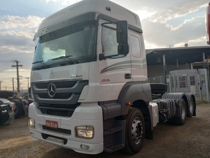 mercedes-benz axor 2536 6x2 leito teto alto 360 diesel automatico 2019 mercedes-benz axor 2536 6x2 leito teto alto 360 diesel automatico 2019