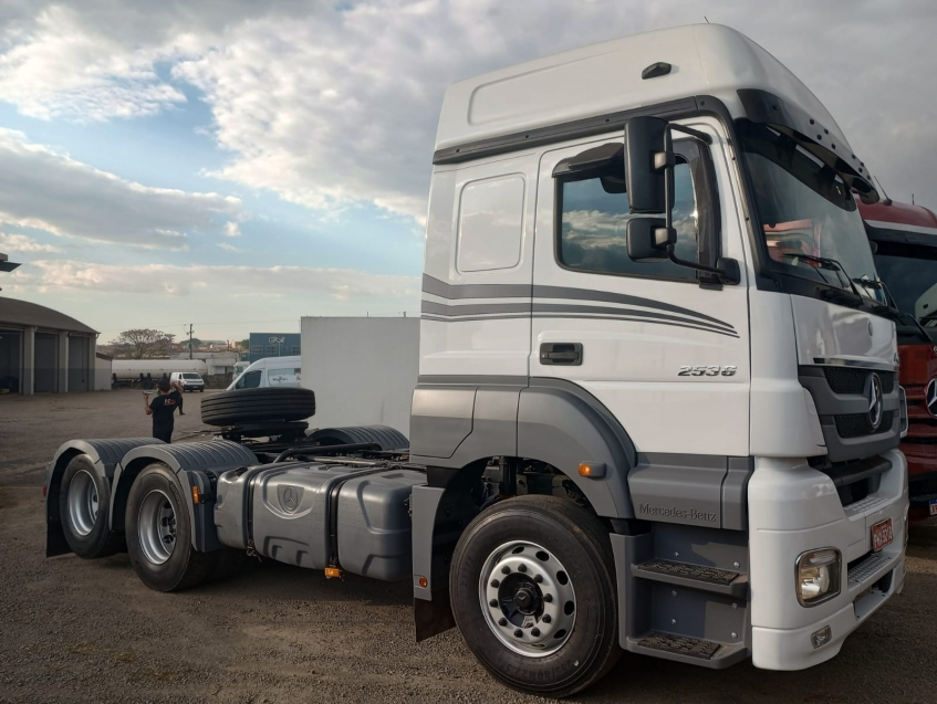 mercedes-benz axor 2536 6x2 leito teto alto 360 diesel automatico 2019 mercedes-benz axor 2536 6x2 leito teto alto 360 diesel automatico 2019