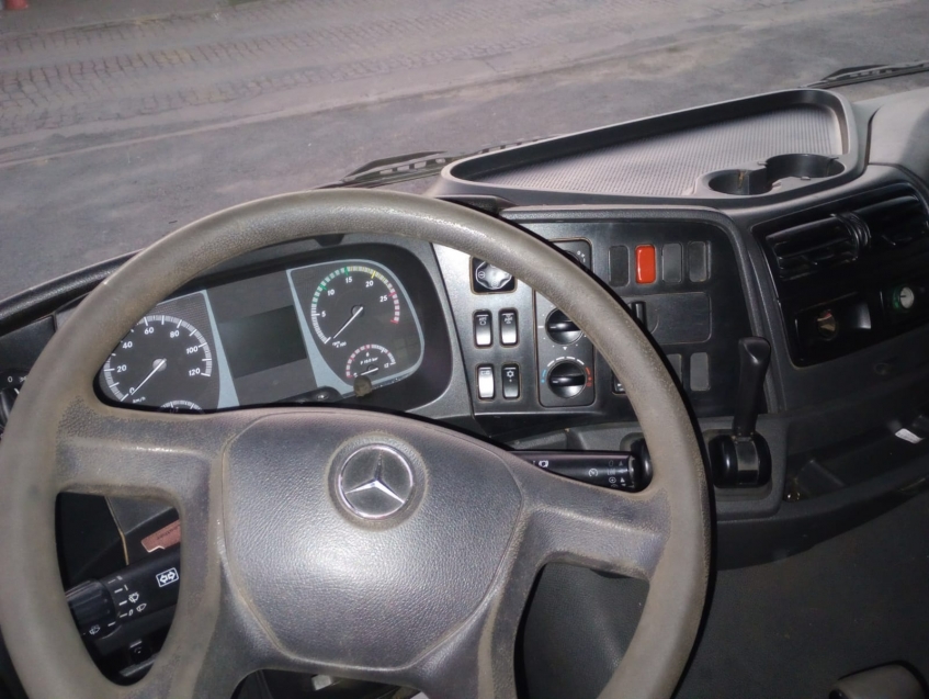 mercedes-benz axor 3344 leito teto baixo diesel automatico 2019 mercedes-benz axor 3344 leito teto baixo diesel automatico 2019