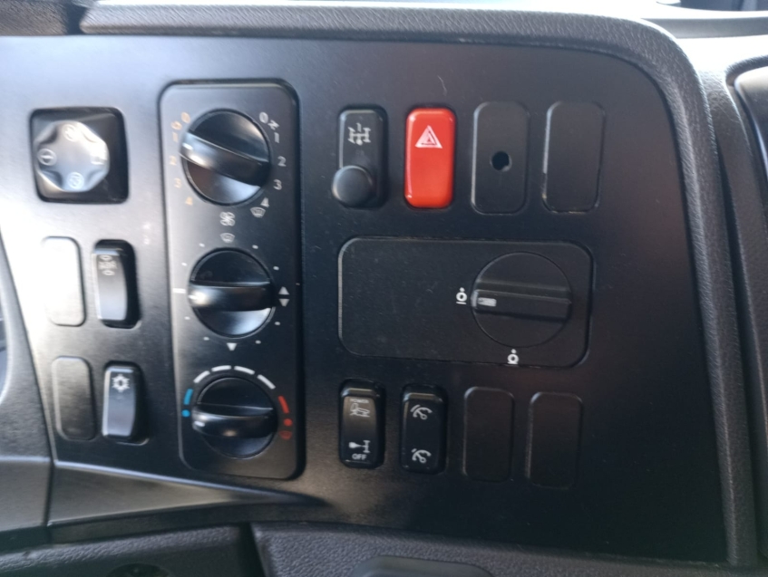 mercedes-benz atego 2430 cabine simples automatico 300 diesel 2019 mercedes-benz atego 2430 cabine simples automatico 300 diesel 2019