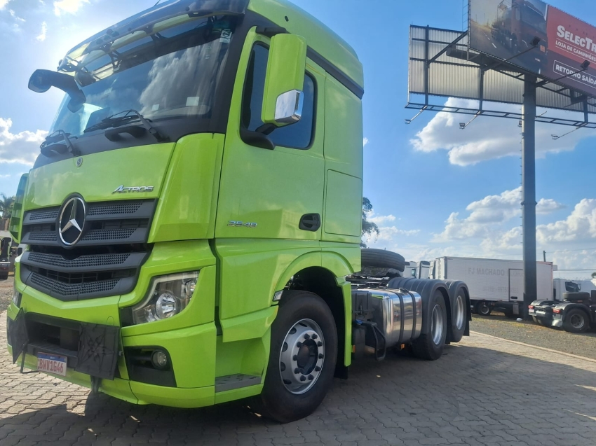 mercedes-benz actros 2548 6x2 2022.