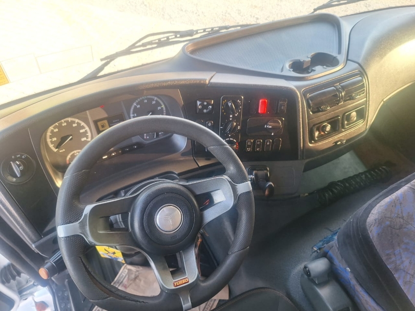 mercedes-benz  atego 2430 6x2 2019/19