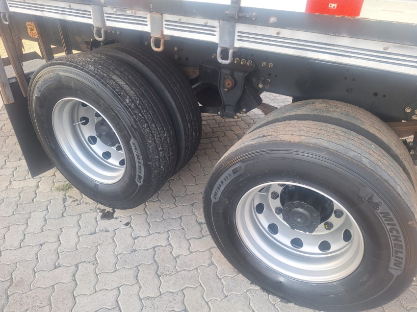 mercedes-benz  atego 2430 6x2 2019/19