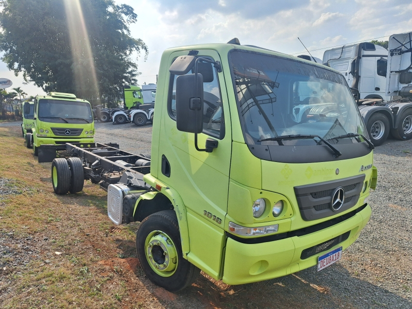 mercedes benz accelo 1016 4x2 2020