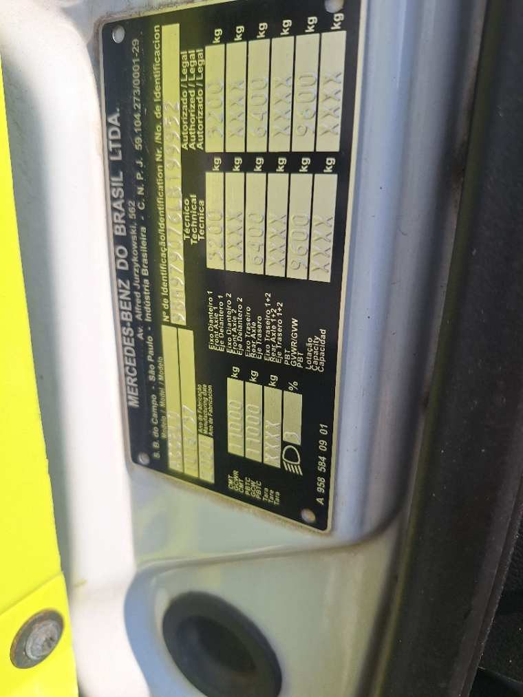mercedes benz accelo 1016 4x2 2020
