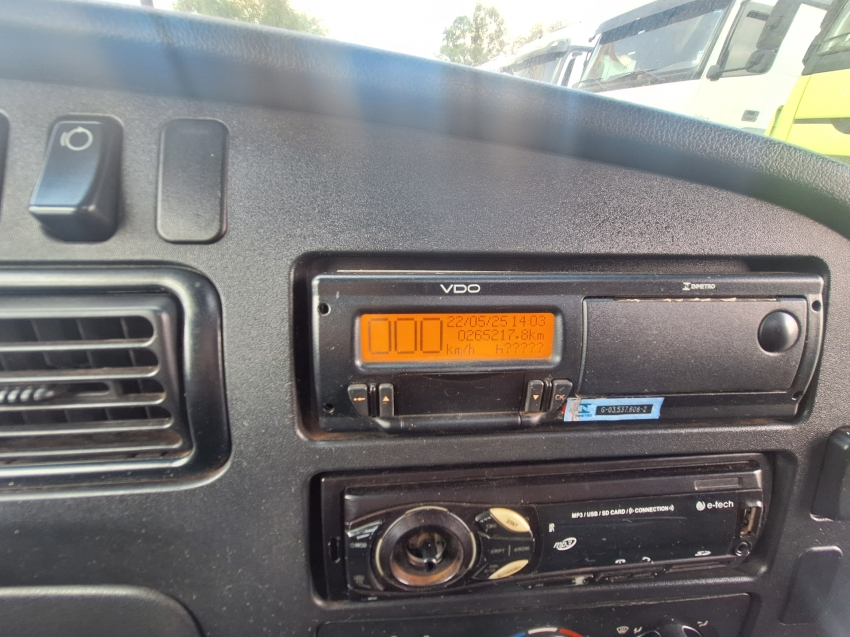 mercedes benz accelo 1016 4x2 2018