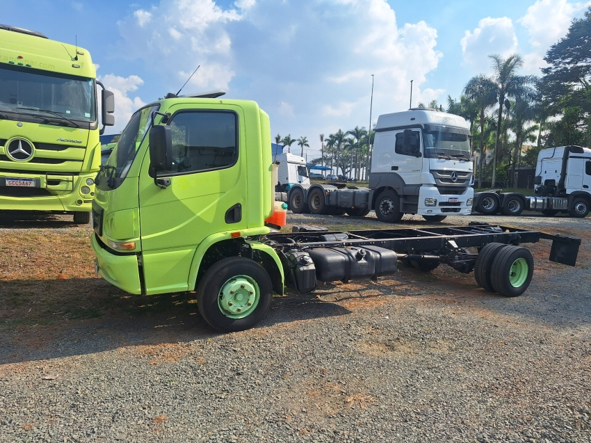 mercedes benz accelo 1016 4x2 2018