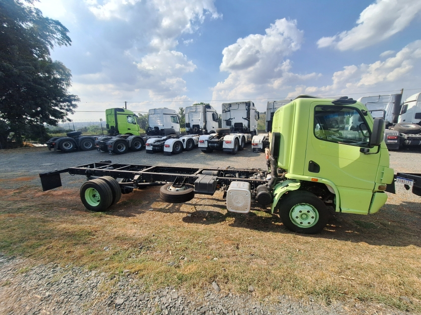 mercedes benz accelo 1016 4x2 2018