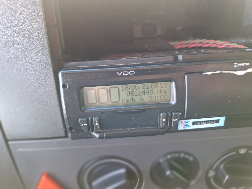 volkswagen constelation 25420 8x2 leito teto alto