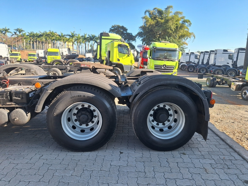 volkswagen constelation 25420 8x2 leito teto alto