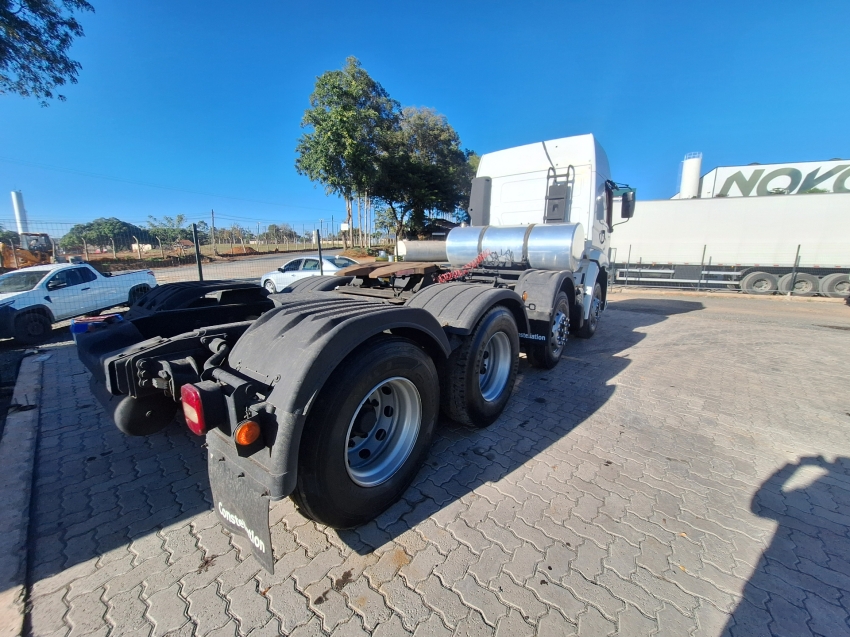 volkswagen constelation 25420 8x2 leito teto alto
