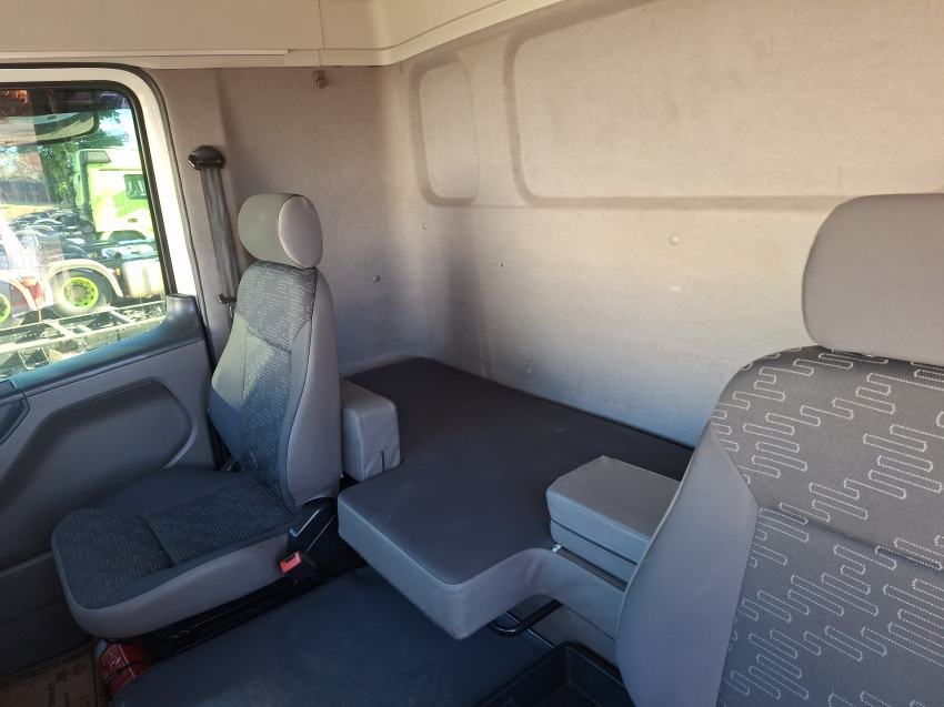 volkswagen constelation 25420 8x2 leito teto alto