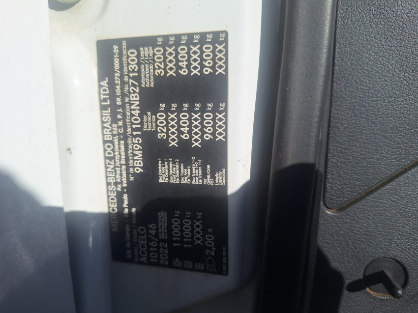 mercedes benz accelo 1016 4x2  2022