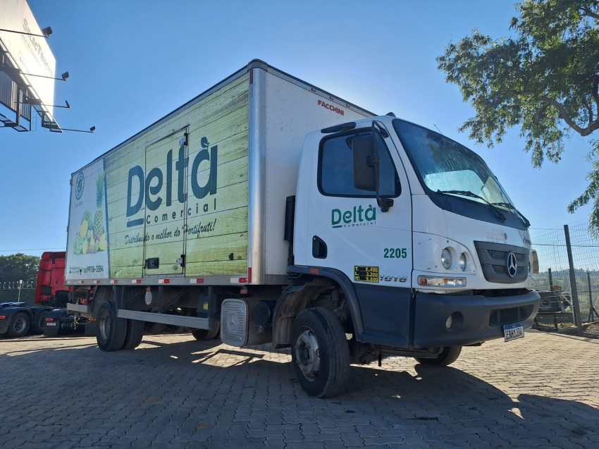 mercedes benz accelo 1016 4x2  2022