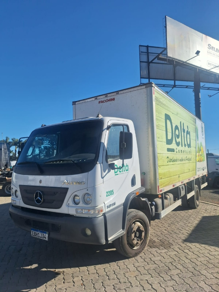 mercedes benz accelo 1016 4x2  2022