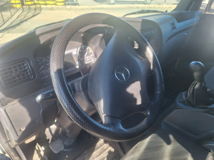 mercedes benz accelo 1016 4x2  2022