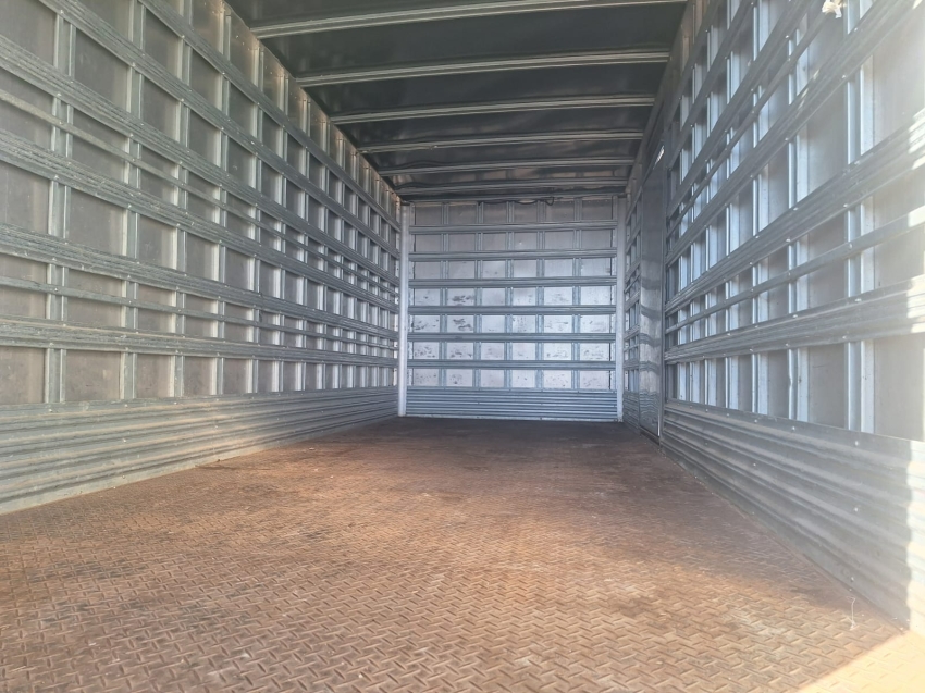 mercedes benz accelo 1016 4x2  2022