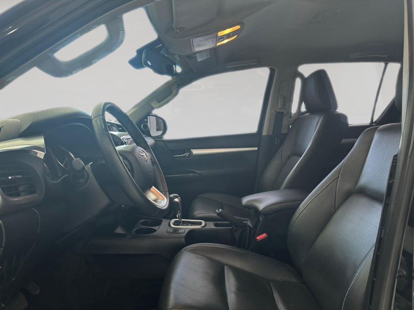 toyota hilux 2.8 d-4d turbo diesel cd srx 4x4 automatico 4p 20216