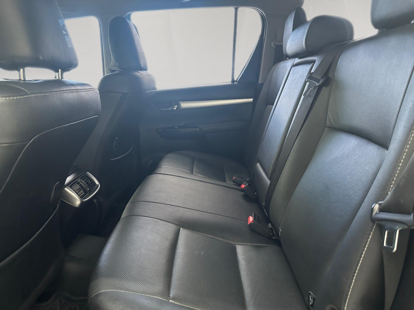 toyota hilux 2.8 d-4d turbo diesel cd srx 4x4 automatico 4p 20217