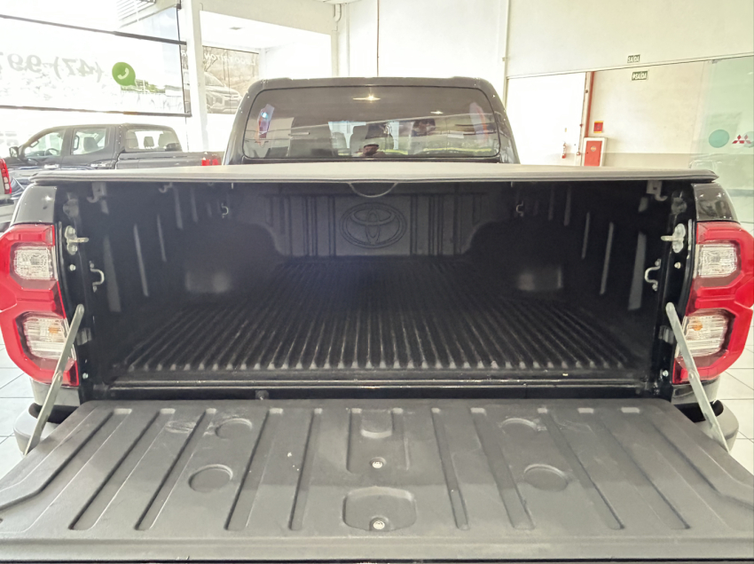 toyota hilux 2.8 d-4d turbo diesel cd srx 4x4 automatico 4p 202117