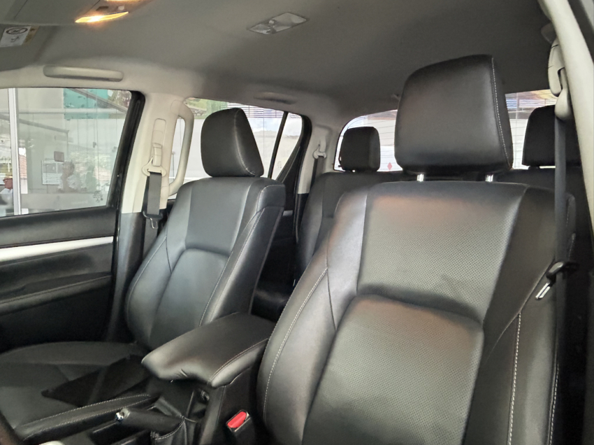 toyota hilux 2.8 d-4d turbo diesel cd srx 4x4 automatico 4p 20219