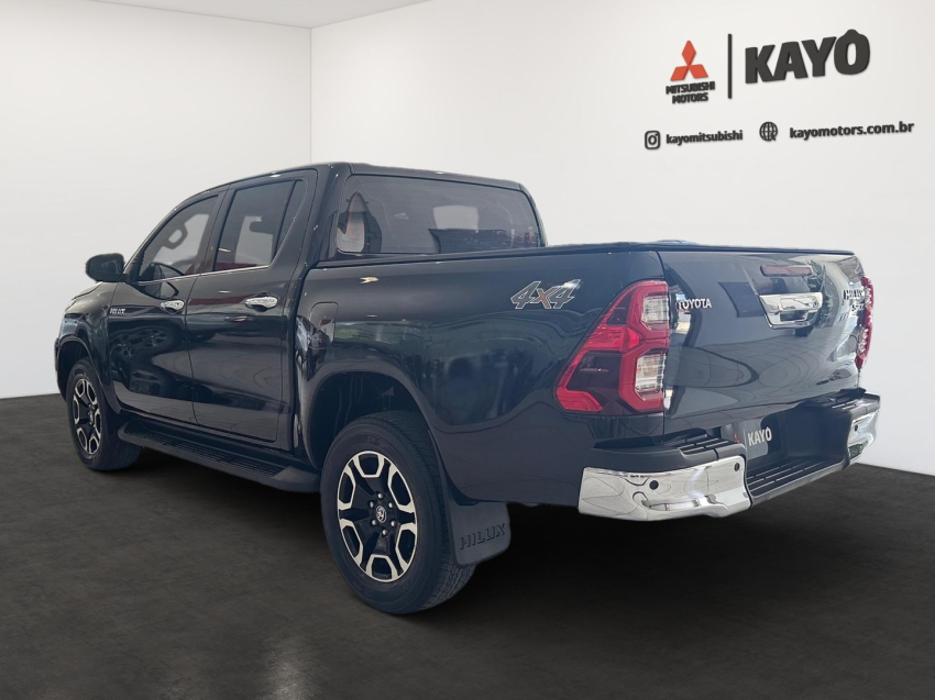 toyota hilux 2.8 d-4d turbo diesel cd srx 4x4 automatico 4p 20212
