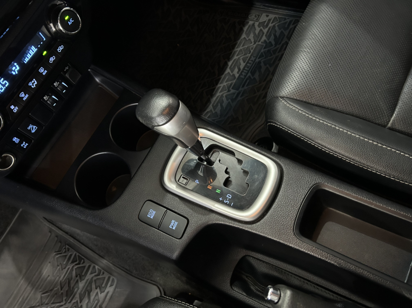 toyota hilux 2.8 d-4d turbo diesel cd srx 4x4 automatico 4p 202114