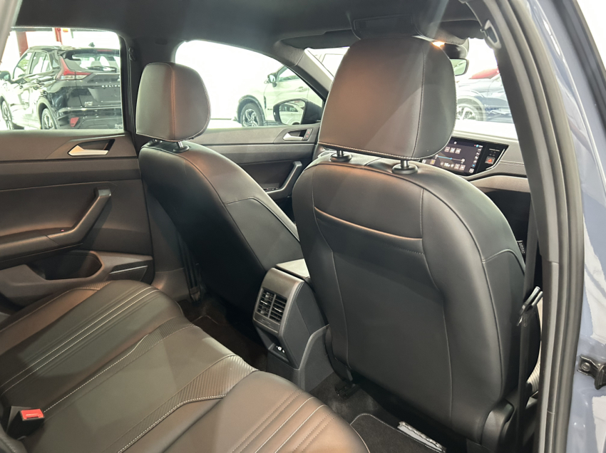 volkswagen nivus 1.0 200 tsi total flex highline automatico 4p 202513