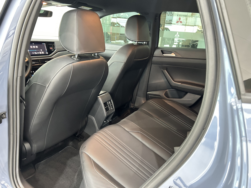 volkswagen nivus 1.0 200 tsi total flex highline automatico 4p 202511