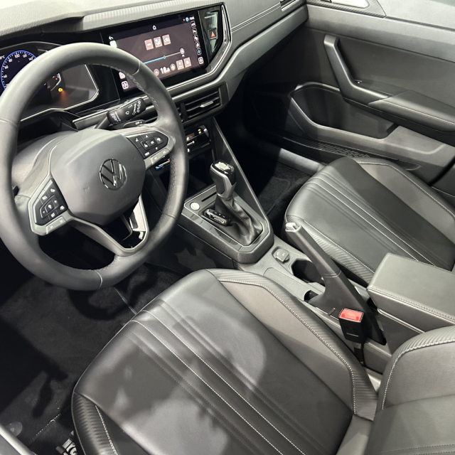 volkswagen nivus 1.0 200 tsi total flex highline automatico 4p 202510