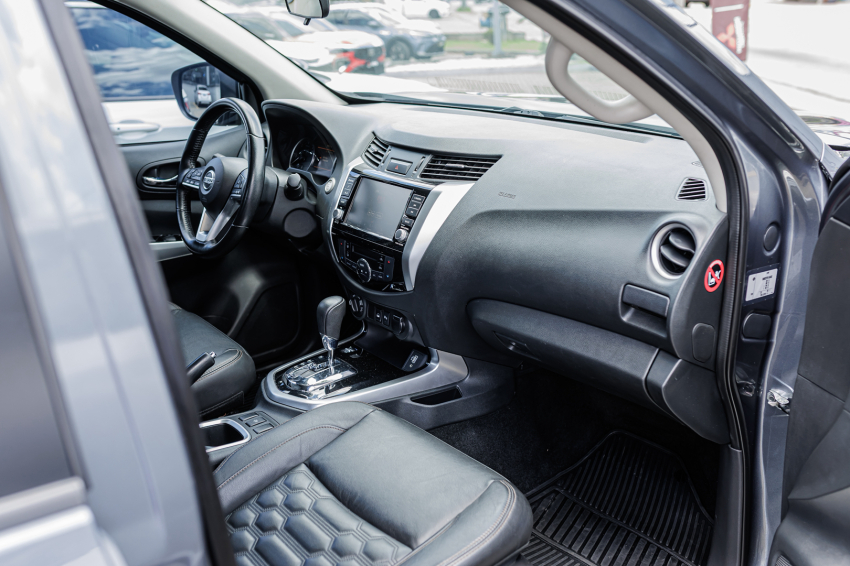 nissan frontier 2.3 16v turbo diesel xe cd 4x4 automatico 4p 202317