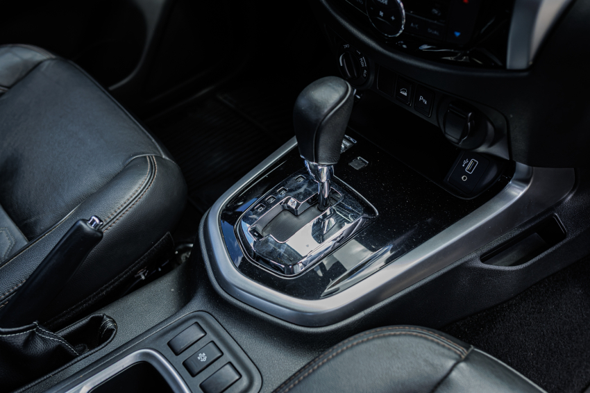 nissan frontier 2.3 16v turbo diesel xe cd 4x4 automatico 4p 202315