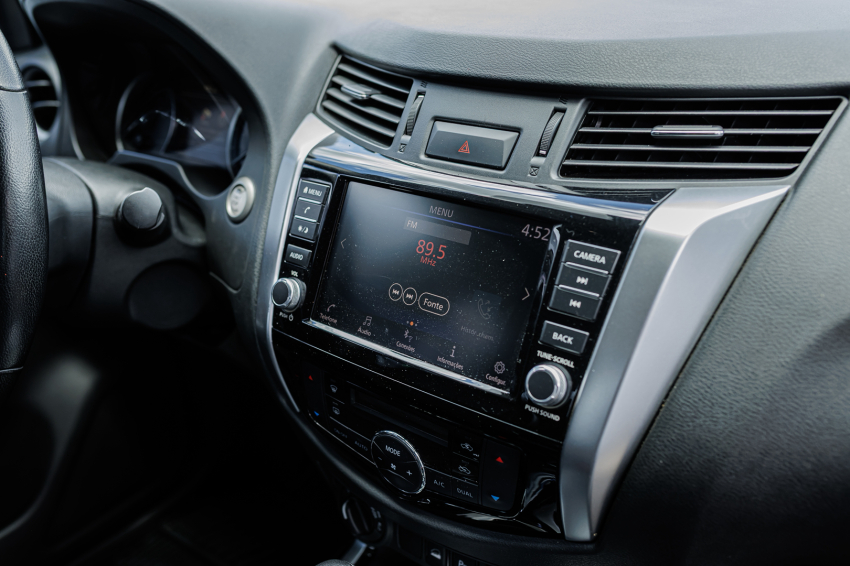 nissan frontier 2.3 16v turbo diesel xe cd 4x4 automatico 4p 202316