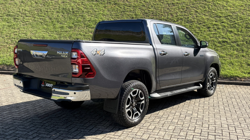 toyota hilux 2.8 d-4d turbo diesel cd srx 4x4 automatico 4p 20231