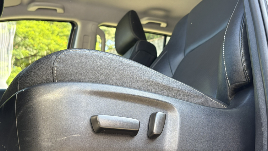 toyota hilux 2.8 d-4d turbo diesel cd srx 4x4 automatico 4p 202313