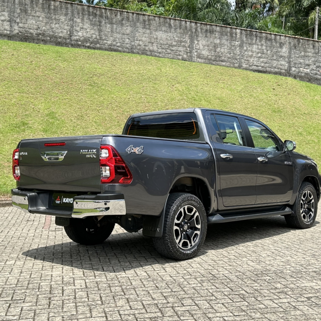 toyota hilux 2.8 d-4d turbo diesel cd srx 4x4 automatico 4p 20233