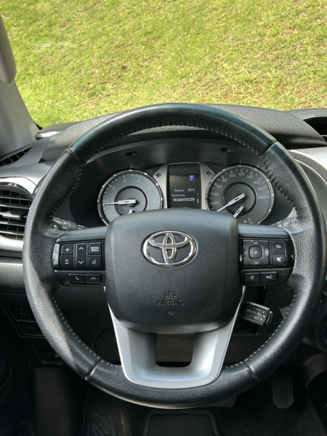 toyota hilux 2.8 d-4d turbo diesel cd srx 4x4 automatico 4p 202312