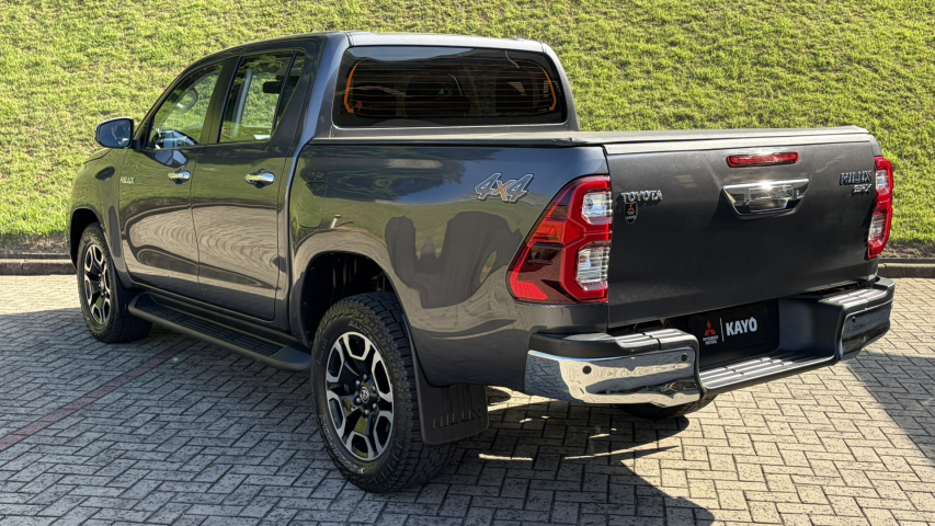 toyota hilux 2.8 d-4d turbo diesel cd srx 4x4 automatico 4p 20235