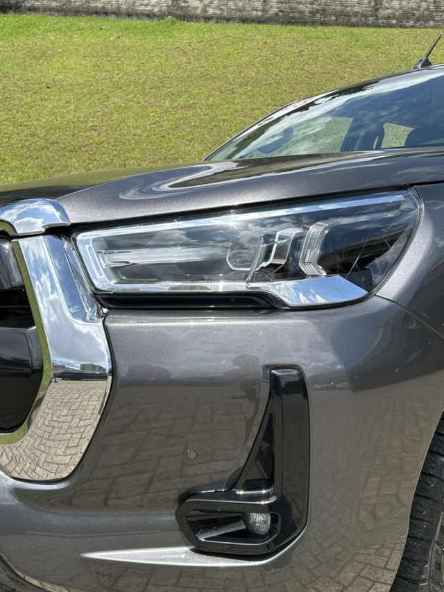 toyota hilux 2.8 d-4d turbo diesel cd srx 4x4 automatico 4p 20232