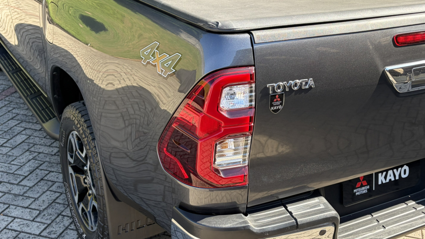toyota hilux 2.8 d-4d turbo diesel cd srx 4x4 automatico 4p 202311