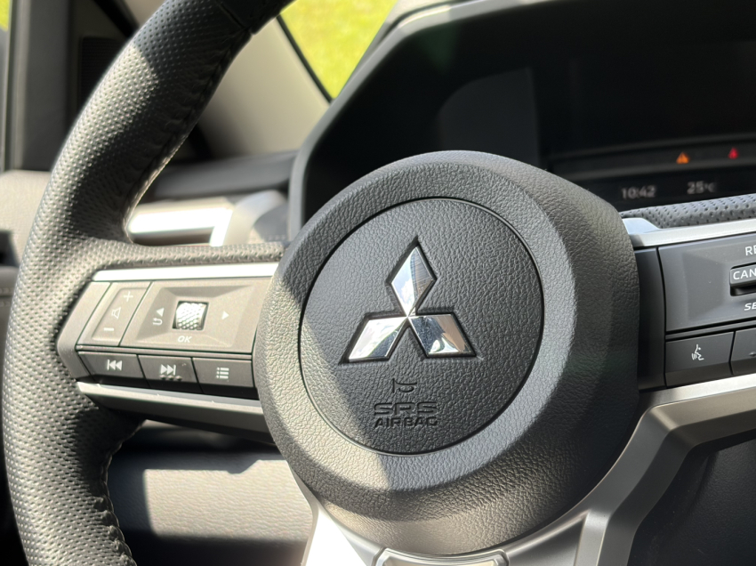 mitsubishi triton 2.4 biturbo diesel cd hpe-s 4x4 automatico 2.3 4p 202622